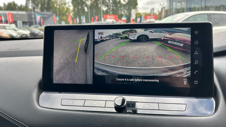 Nissan Qashqai 1.3 DiG-T MH N-Connecta 5dr Petrol Hatchback